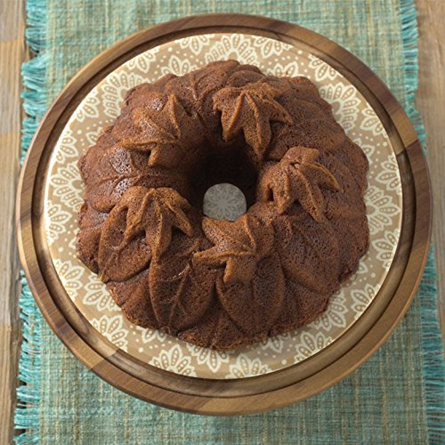 Autumn leaves Bundt cake design from patterned Bundt pan