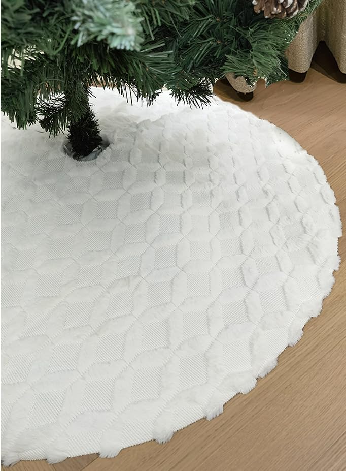 48 Inch White Faux Fur with Cable Knit Pattern Christmas Tree Skirt
