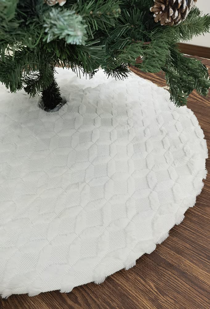 48 Inch White Faux Fur Cable Knit Christmas Tree Skirt