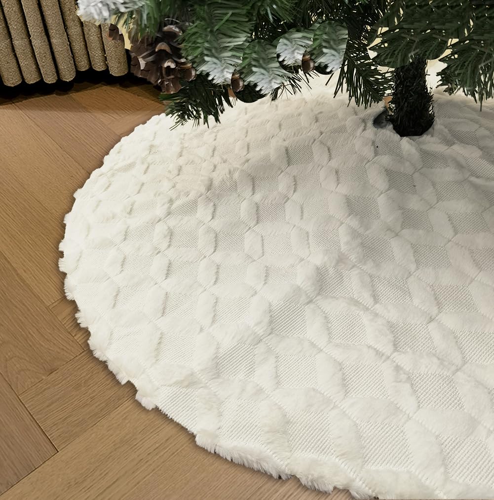 48 Inch White Faux Fur with Cable Knit Christmas Tree Skirt