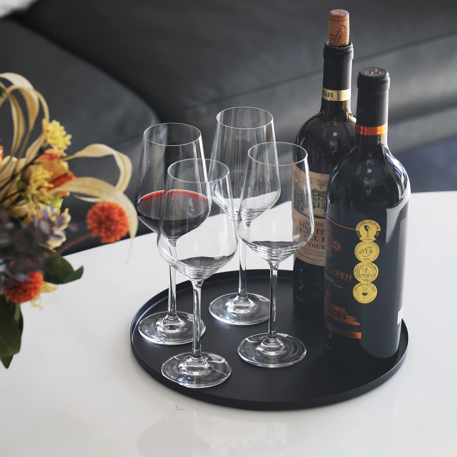 black round serving tray