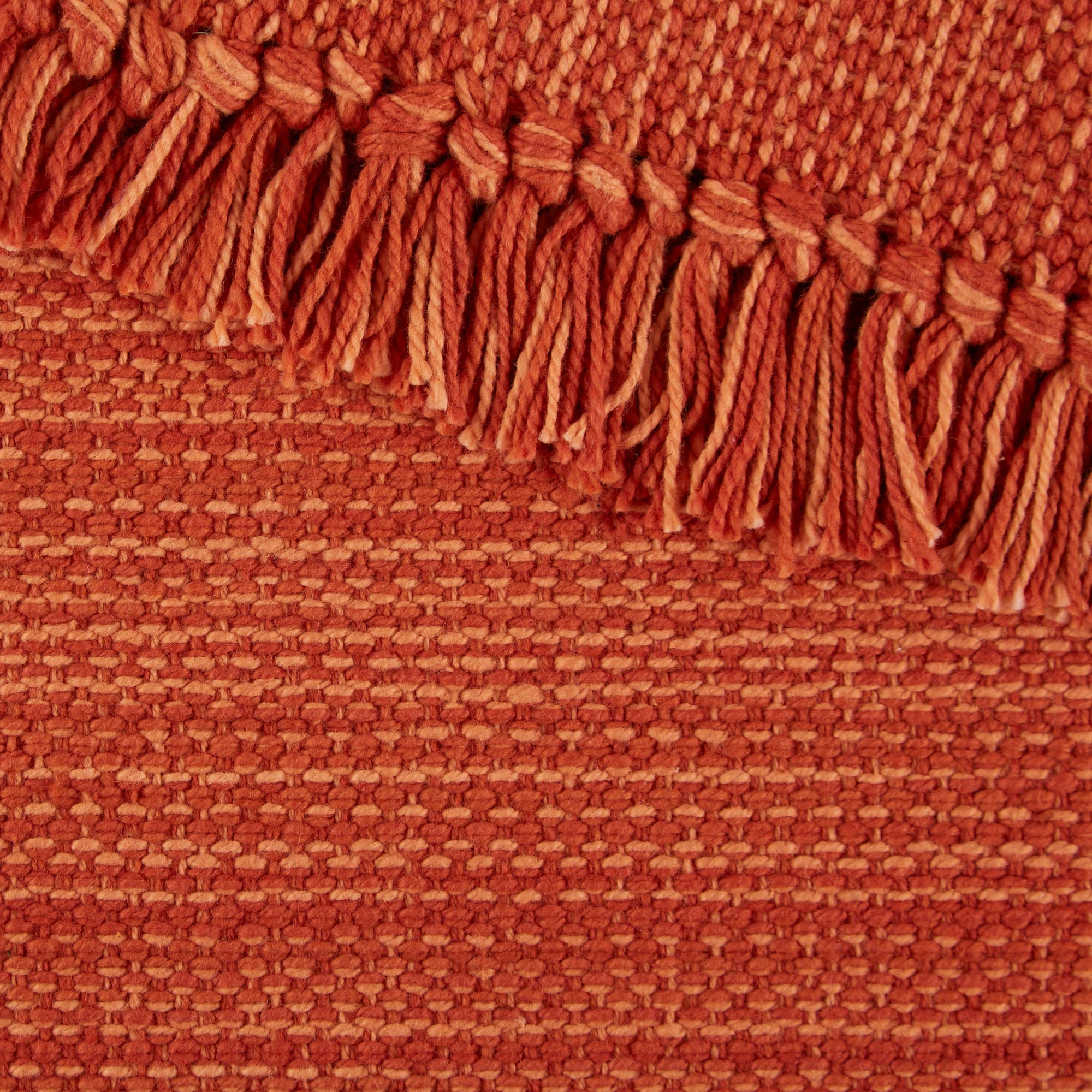 placemat fringe detail