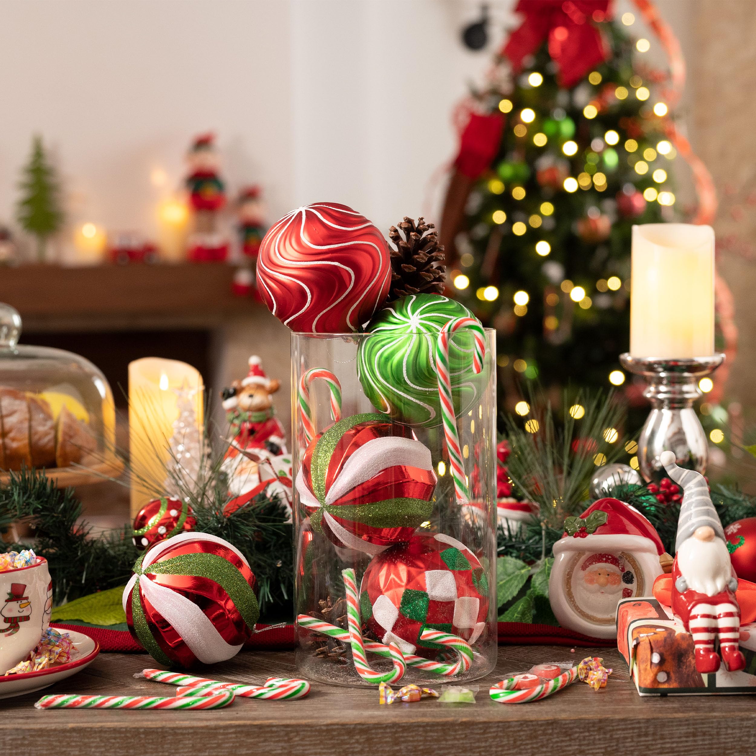 red green and white ornament centerpiece idea for Christmas - Holiday table centerpiece idea