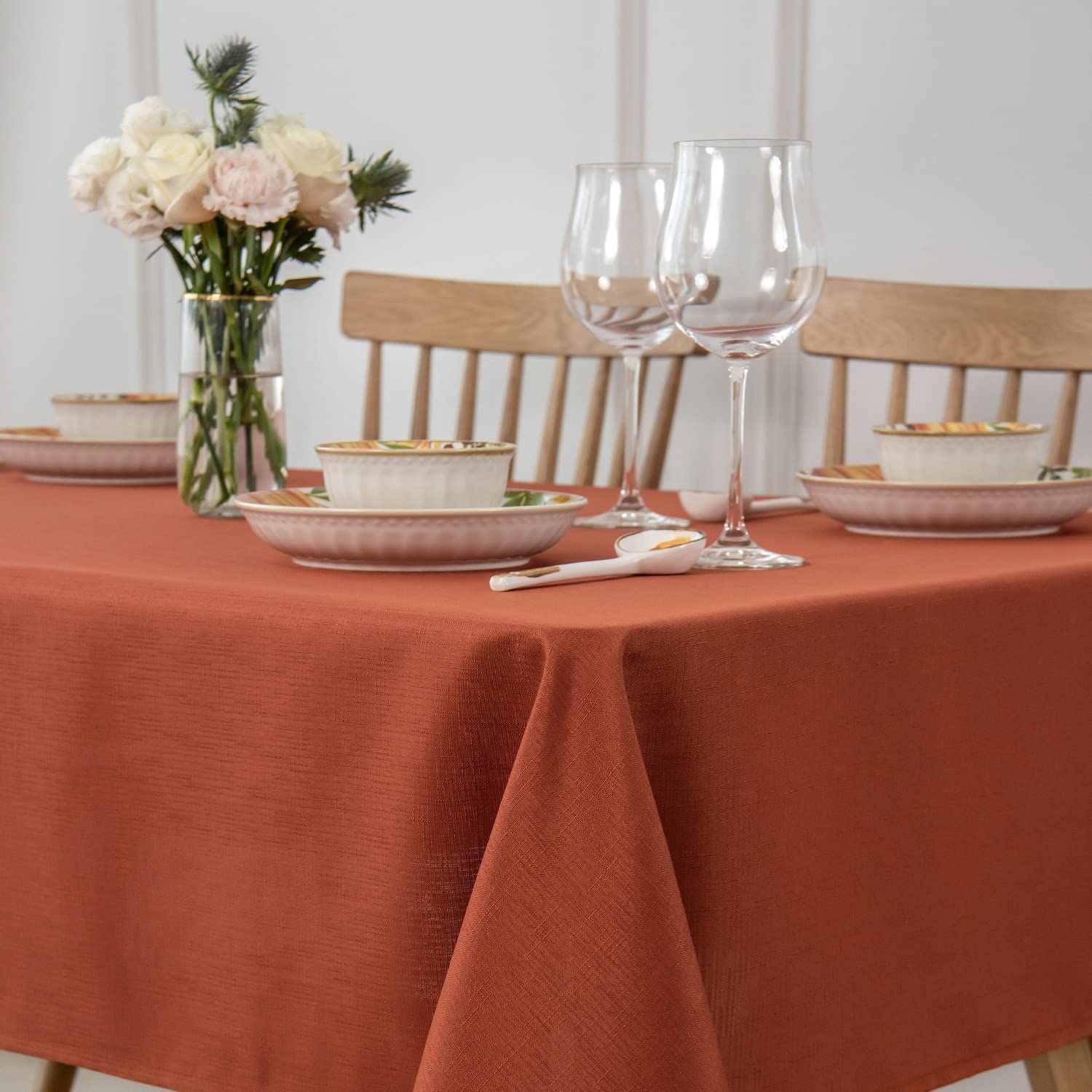 Textured Rectangular Tablecloth Water Resistance & Antiwrinkle