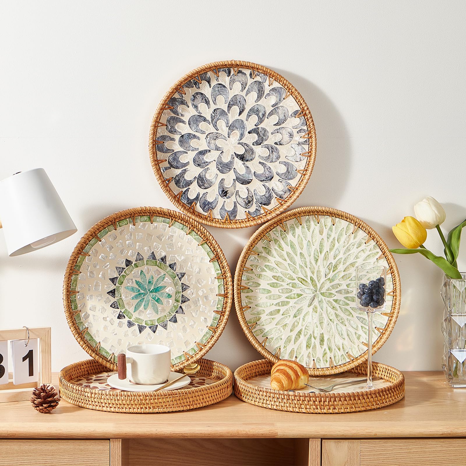 Round Rattan Tray with Pattern Inlay