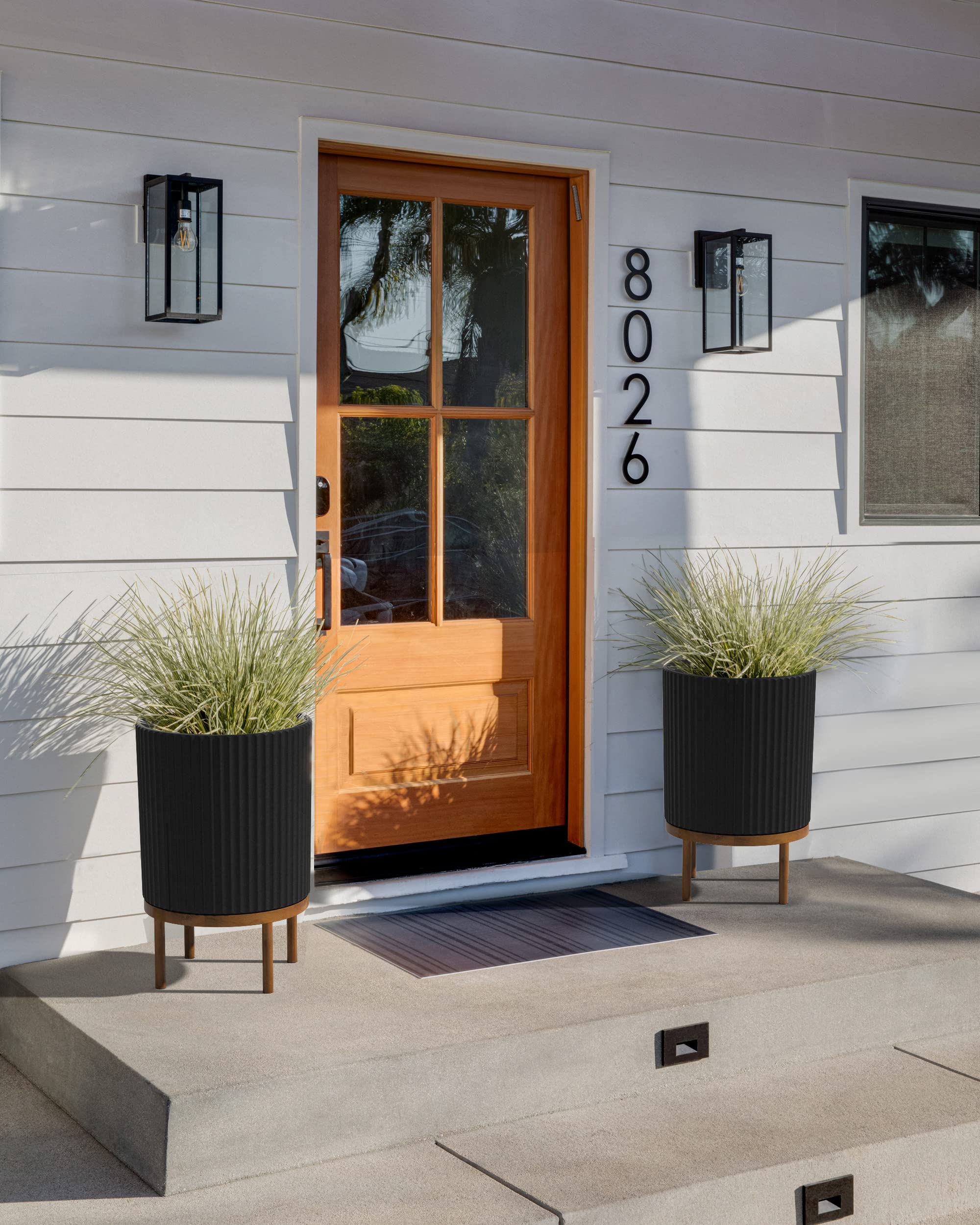 Round Planter w/Stand for Porch/Patio